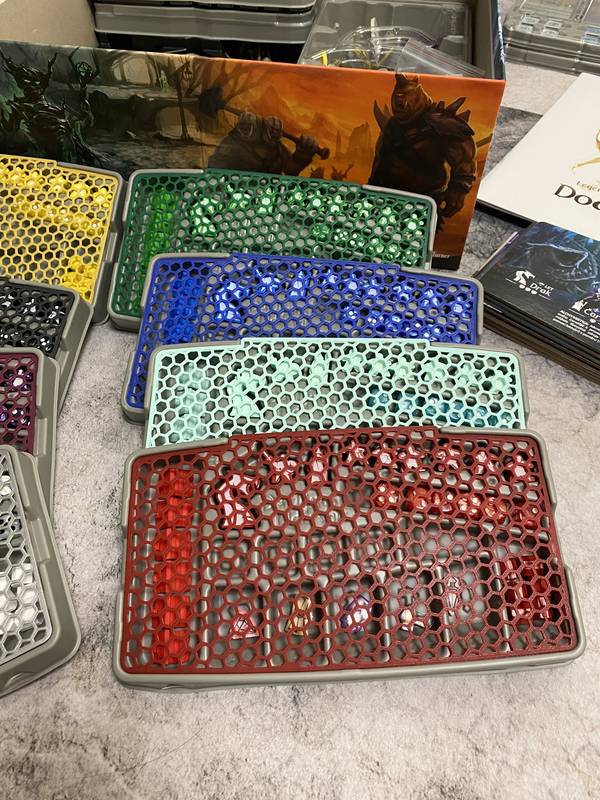 Víko frakční krabičky pro hru Legendy Dávnozemě Barva: Vícebarevná, Množství: 1 sada, Text: Český