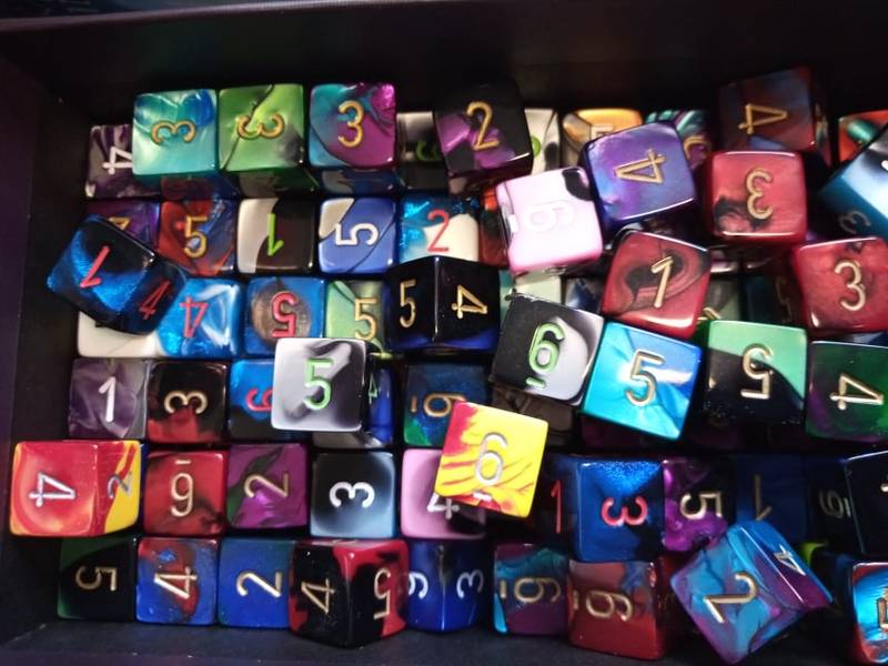 Kostka D6 16mm s číslicemi signature - 29206