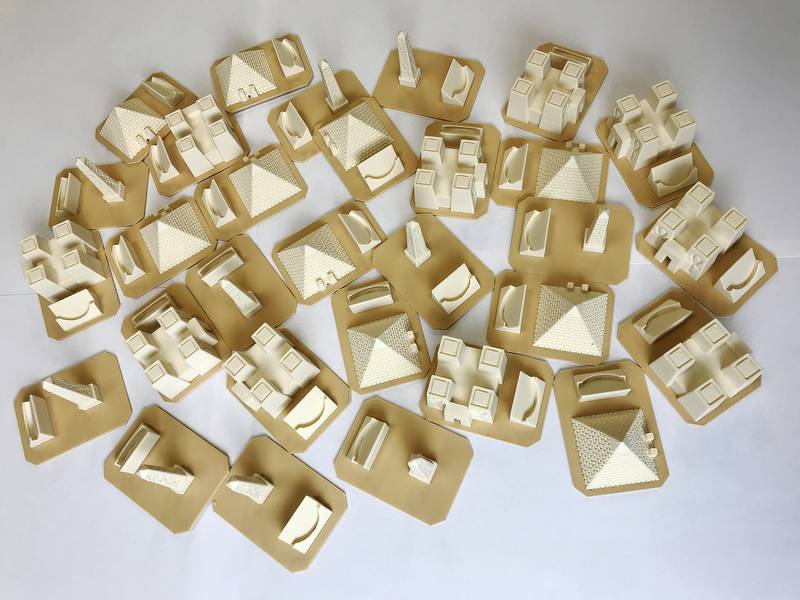 Ankh: Bohové Egypta - miniatury pyramid, chrámů a obelisků