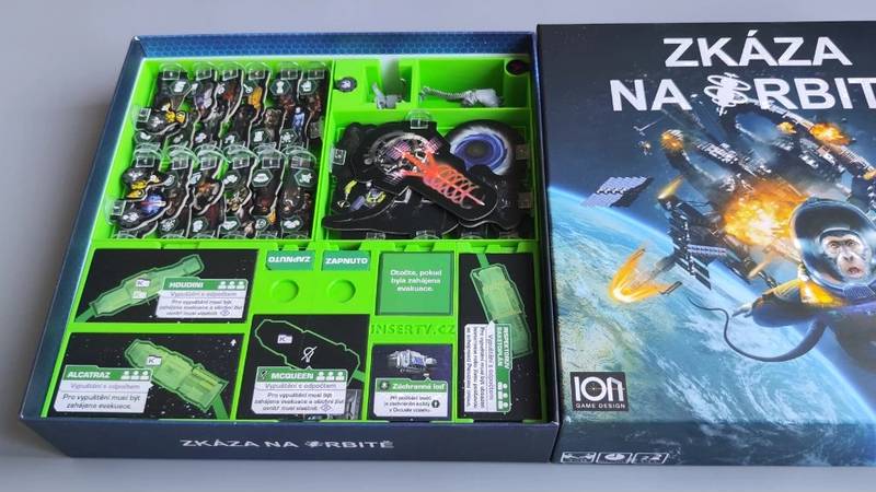 Insert: Zkáza na orbitě + Sada miniatur + Projekt X + Sada kartonových postav (0073) Varianta: EN NENÍ HRA! - Insert: Stationfall + 3D figurines + 3D experiment + Character Standees