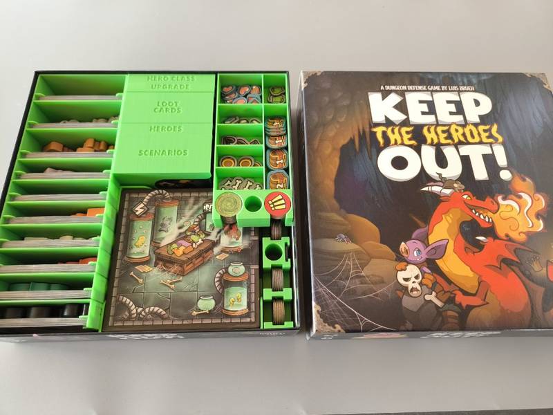 Příšeří hrdinům vstup zakázán - Insert (černý, 0049) NENÍ HRA! Insert: Keep the Heroes Out!