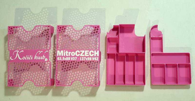 Kočičí klub + Krabice pamlsků + Koťata - insert pro hru Barva: Barevná