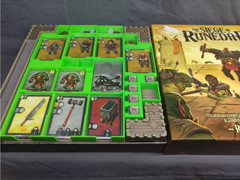 Insert: The Siege of Runedar (černý, 0006) NENÍ HRA!