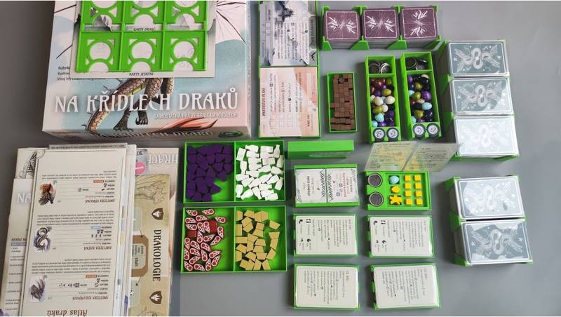 Insert: Na křídlech draků + Ohnivá akademie + Upgrade Pack (černý, 0079) NENÍ HRA! Insert pro hru Na křídlech draků/Wyrmspan