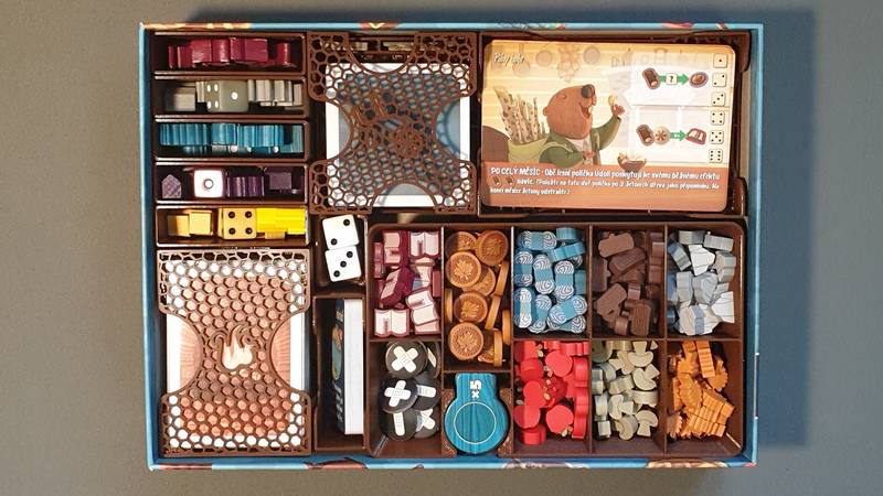 Útulná doupata + Šikulové + Splněné sny + Dřevěné komponenty - insert pro hru Barva: Hnědá, Barva hráčských komponent: ANO - dle barvy hráče